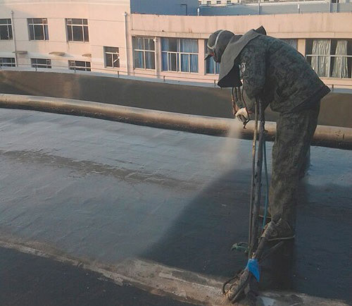 聚脲方便快捷的施工設(shè)備聚脲噴涂機(jī)(圖2) 儲(chǔ)罐聚脲噴涂