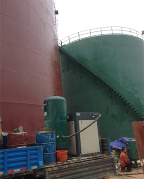 聚脲材料使用噴涂機實現(xiàn)良好的防腐防水特性(圖2) 化工除鹽水箱聚脲防腐工程