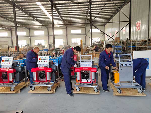 江蘇聚脲噴涂設(shè)備(圖2) 聚脲噴涂設(shè)備組裝中心