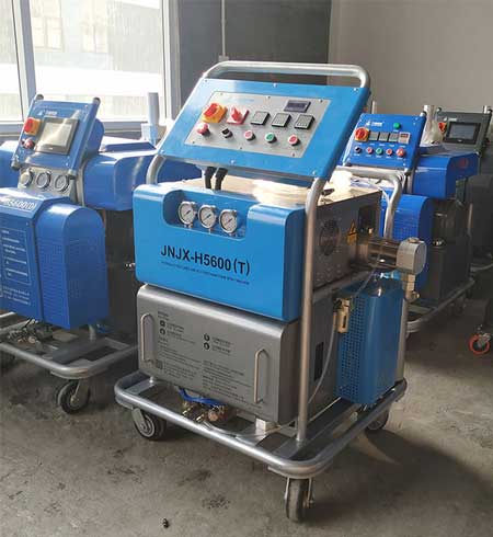 噴聚脲的機(jī)器(圖1) H5600T噴聚脲的機(jī)器