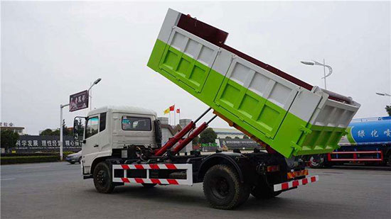 聚脲噴涂汽車底盤(圖1) 聚脲噴涂汽車底盤