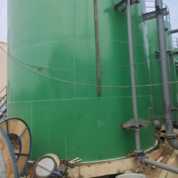 除鹽水箱防腐聚脲噴涂(圖2) 除鹽水箱防腐聚脲噴涂案例