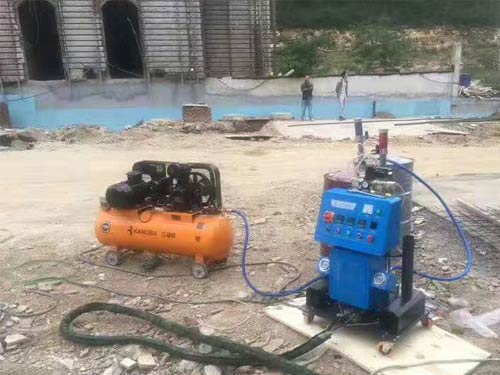 外墻聚氨酯噴涂機(圖2) 外墻聚氨酯噴涂機