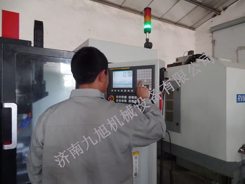 數(shù)控車間(圖2) 數(shù)控車間(圖2)