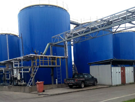 化工儲(chǔ)存罐聚脲噴涂(圖1) 化工儲(chǔ)存罐聚脲噴涂